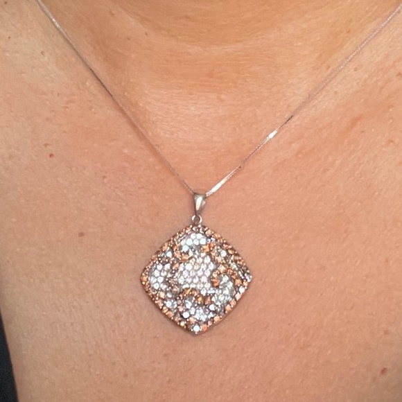 Cluster Mocha & White Cubic Zirconia Silver Pendant - Picture 1 of 11